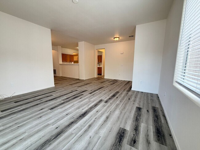 Foto del edificio - 813 Peachy Canyon Cir
