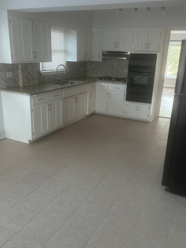 Foto del edificio - 7800 W 79th Pl