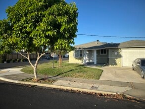 Building Photo - 36516 Blackwood Dr