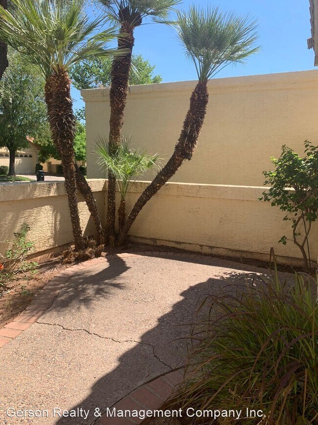 Building Photo - 3 br, 3 bath House - 23 E. La Vieve Lane