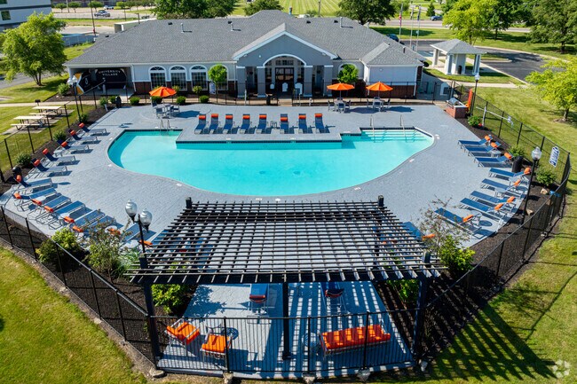 Piscina - University Village
