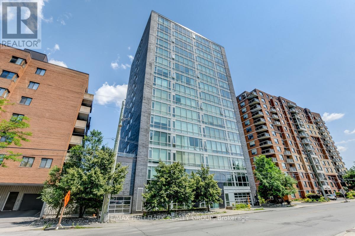 Photo principale - 201-1201 Parkdale Ave