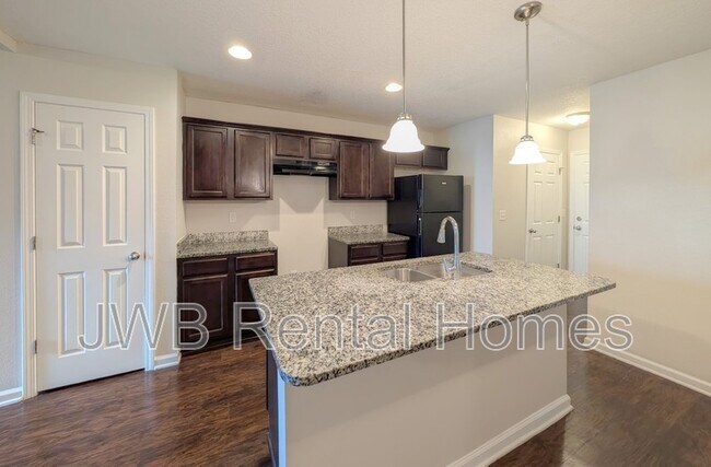 Photo - 1228 Lake Shore Blvd House