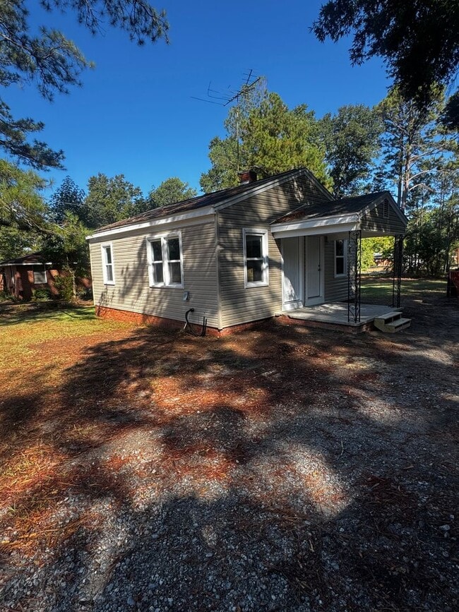 Building Photo - 524 Guill St