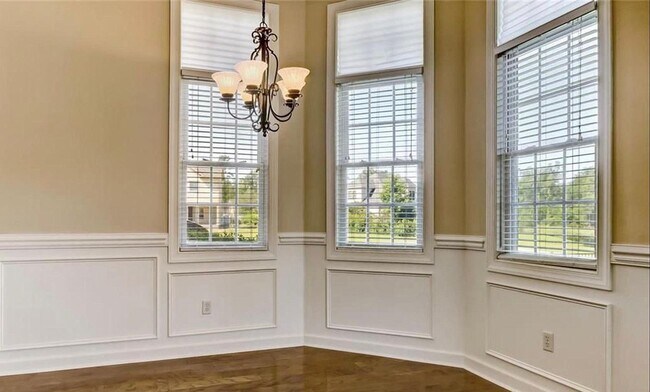 Foto del edificio - 207 Oak Branch Ct