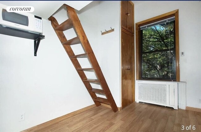 Building Photo - 53 W 90th St