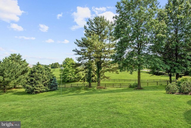 Foto del edificio - 1 Saddlebrook Ln