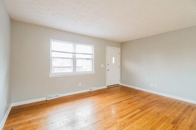 Foto del edificio - 682 Mimosa Ct