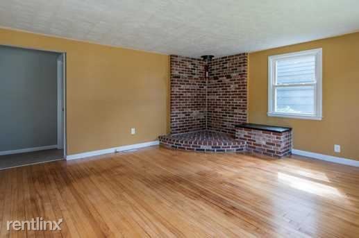 Building Photo - 3 br, 1 bath Apartment - 5 Carver St A Unit A