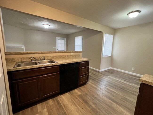 Foto del edificio - 349 Knollwood Cir