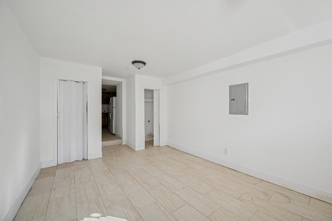 Building Photo - 1115 E Chelten Ave
