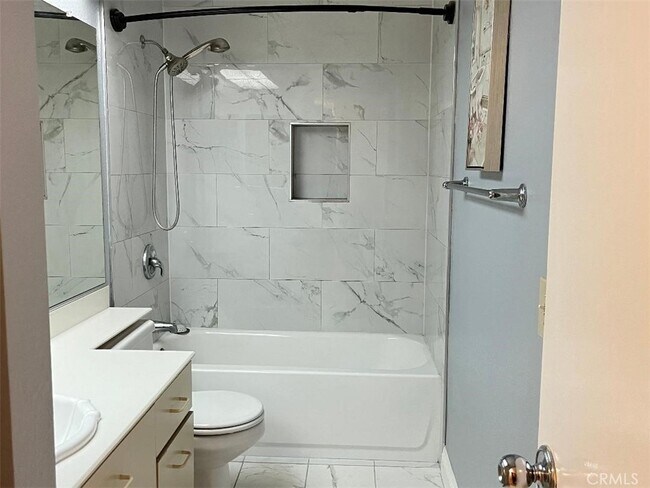 Building Photo - 26 Rainwood-
