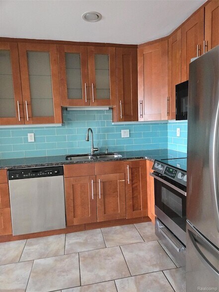 Building Photo - 1160 Catalpa Dr