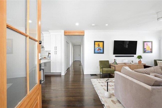 Foto del edificio - 496 Shannon Dr SW