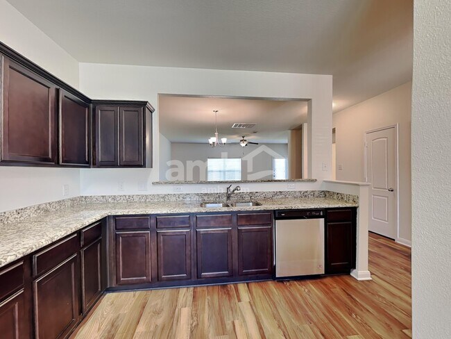 Foto del edificio - 4705 Merchant Trail