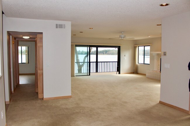 Building Photo - 500 Sandy Bluff Trail
