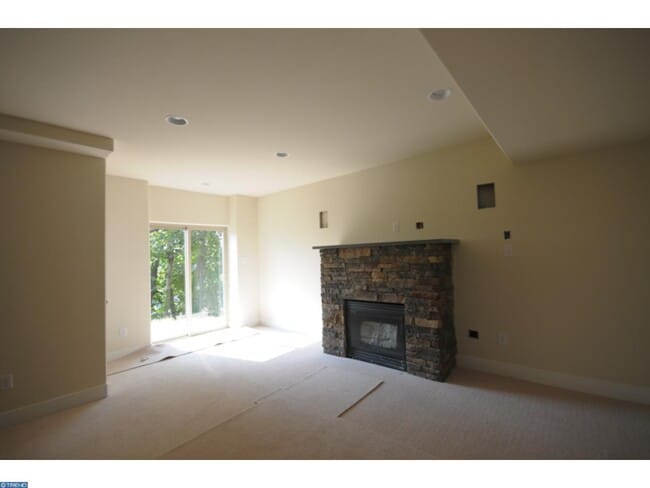 Building Photo - Beautiful 4 Bed, 3.5 Bath Home Available Summer 2019