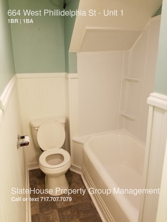 Building Photo - Newly Renovated 1 Bedroom Apt Rent Ready