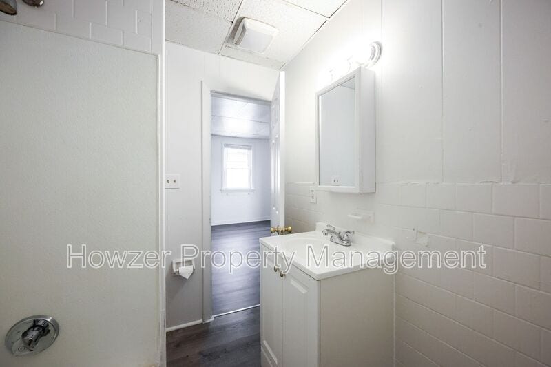 Primary Photo - 87 Myrtle St