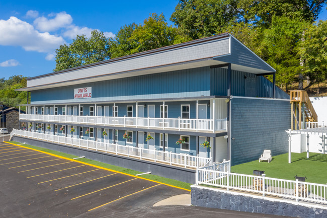 Side Property View from Parking Lot - Renshaw Studio Apartments