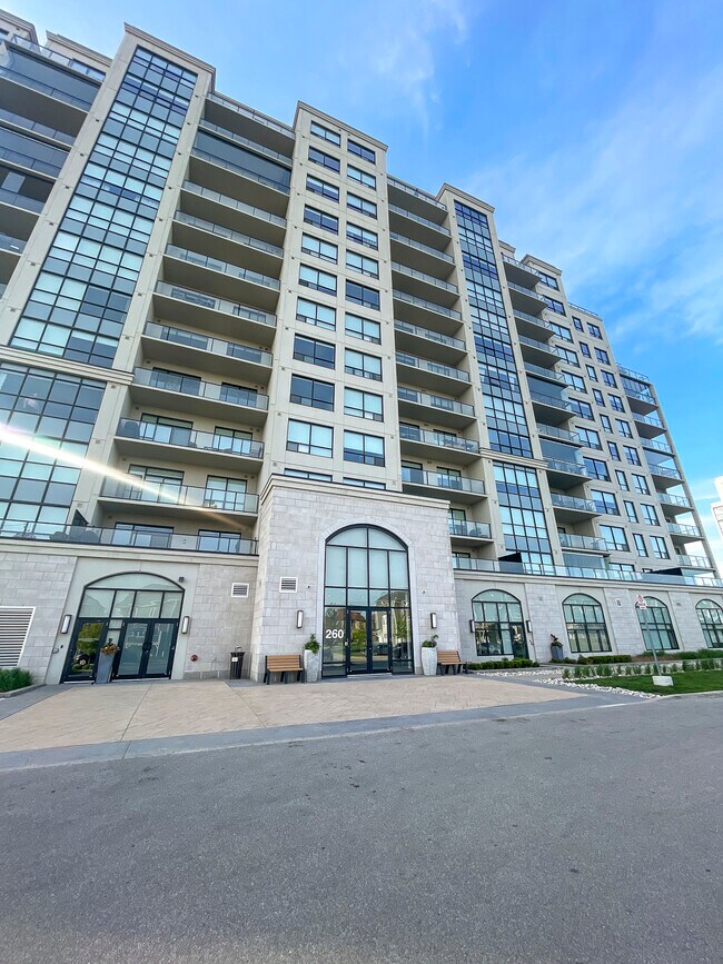 Building Photo - 260 Villagewalk Blvd