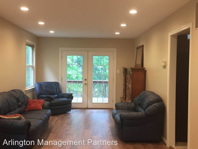 Building Photo - 3 br, 3 bath House - 7915 Valleyfield Drive