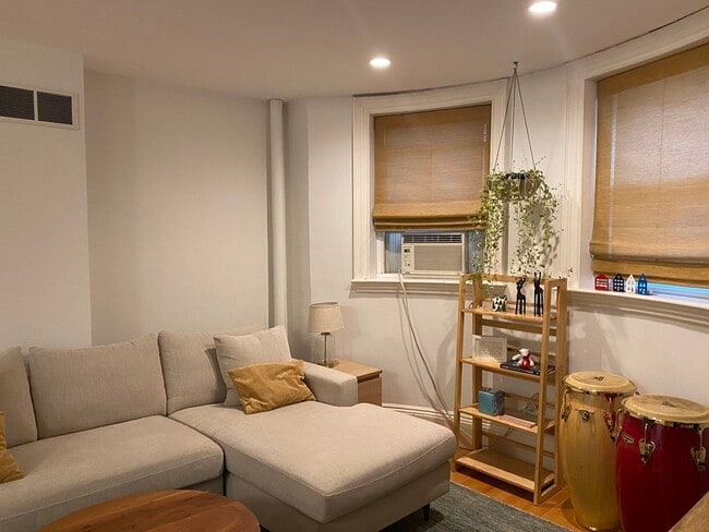 Foto del edificio - 89 Warren Ave