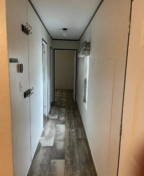 Foto del edificio - 161 Burr Rd