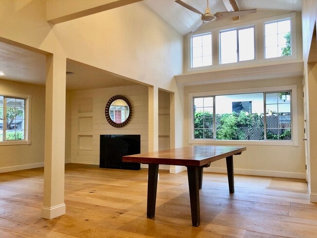 Building Photo - Beautifully Updated 3 Bed 2 Bath Campbell ...