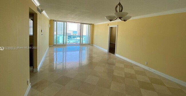 Building Photo - 6770 Indian Creek Dr