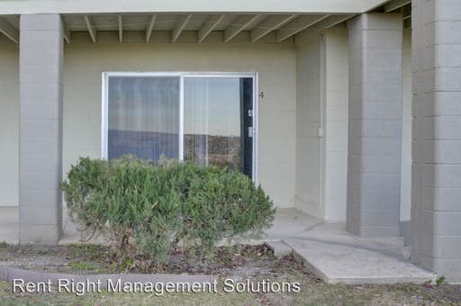 Primary Photo - 810 Eastwood Dr