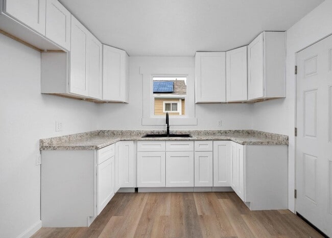 Foto del edificio - 3 Bed 1 Bath Home in Taft