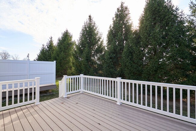 Foto del edificio - 5048 Catawba Pl Ln