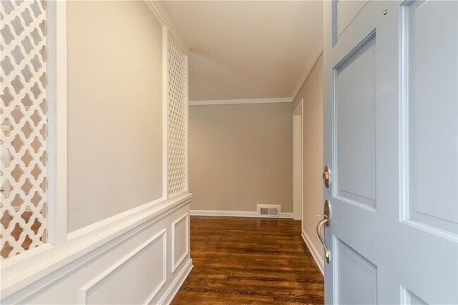 Foto del edificio - 1630 Moores Mill Rd NW