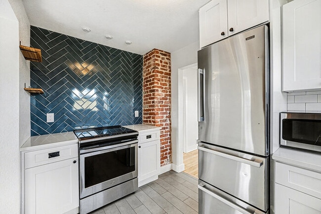 Photo - 390 S Garrison St House