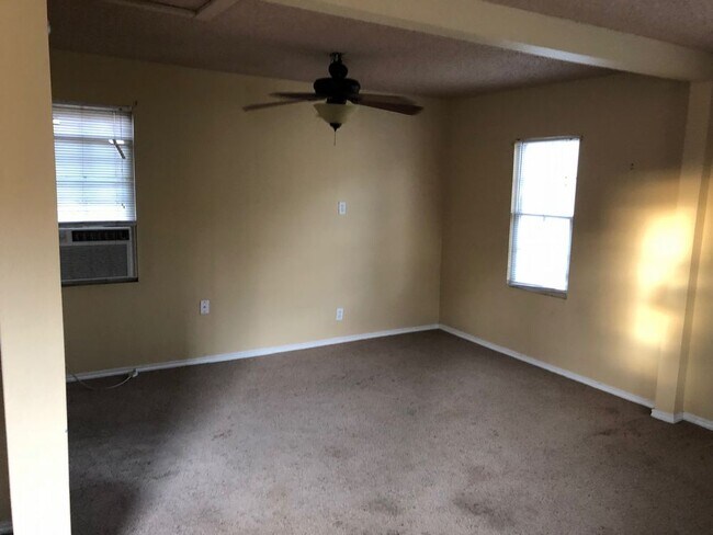 Foto del edificio - 1714 Ave. X - Upper