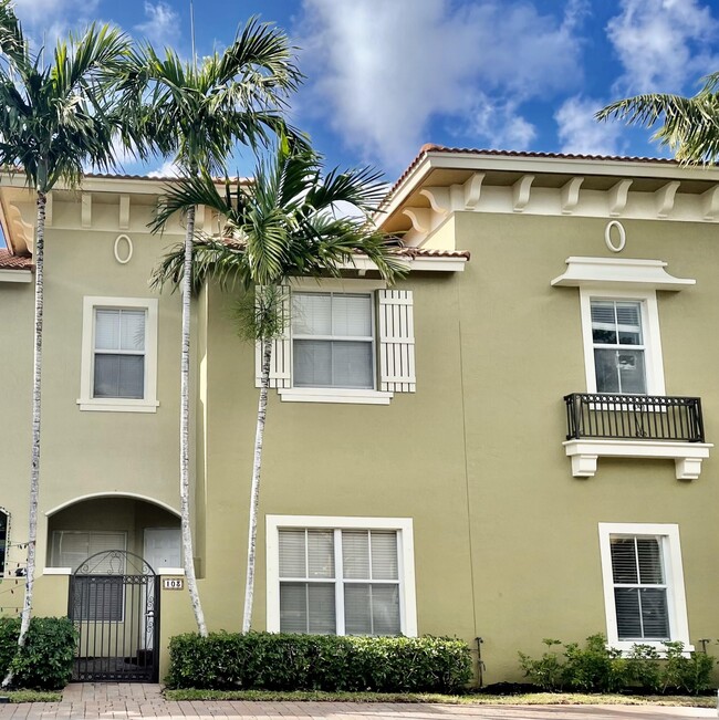 Foto del edificio - 103 Lake Monterey Cir