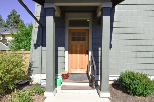 Building Photo - Charming 1 Bedroom Furnished Condo in NWX!