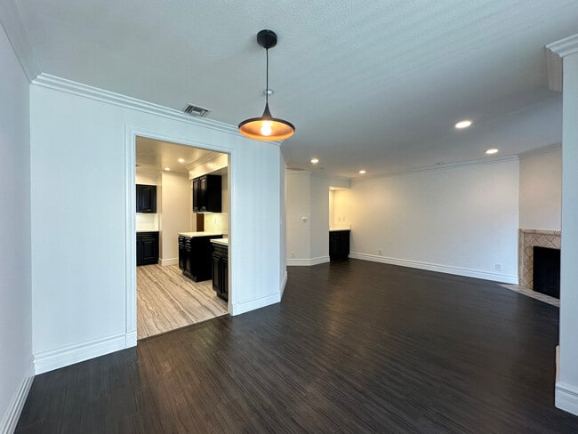 Building Photo - 10636 Wilshire - Luxury Doorman Building