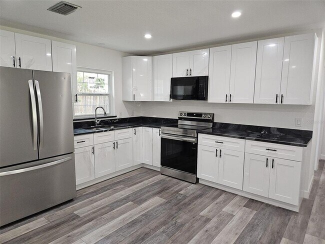 Foto del edificio - 4051 NW 19th Ave