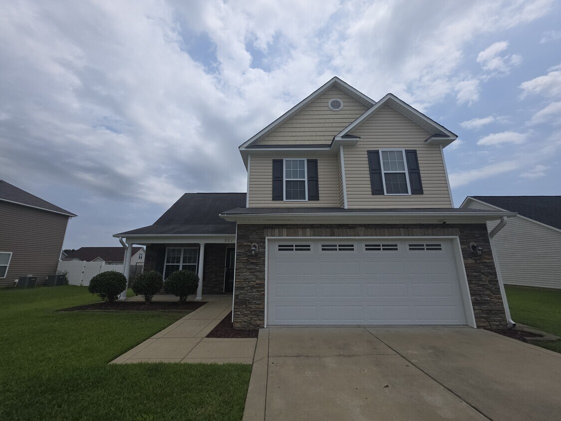 Foto principal - 221 Audubon Dr