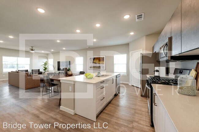 Foto del edificio - 3 br, 2 bath House - 4415 Lassen Trail