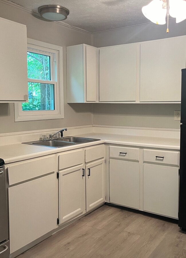 Building Photo - 502 Chinworth Ct