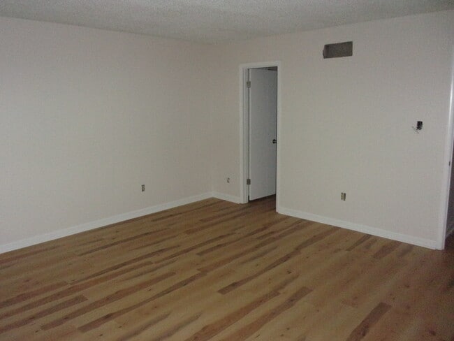 Building Photo - 4792 James Kent Ct