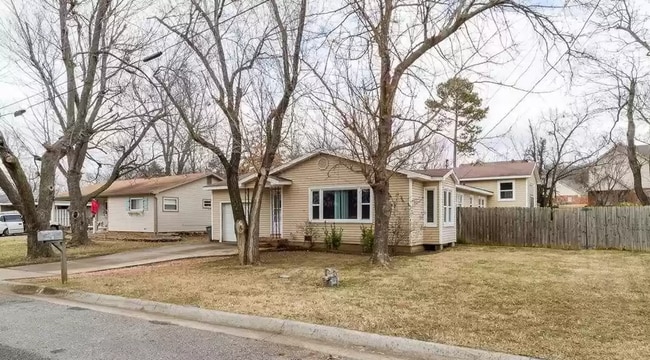 Photo - Beautiful Home Near the University!