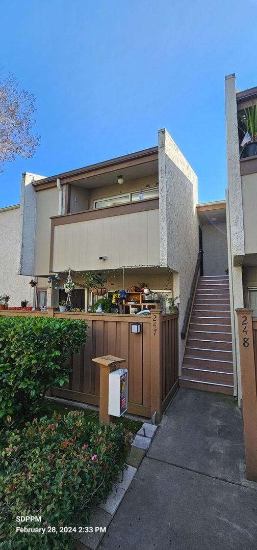 Building Photo - SERRA MESA - Sunburst Condos. Nice 2BR /1 ...