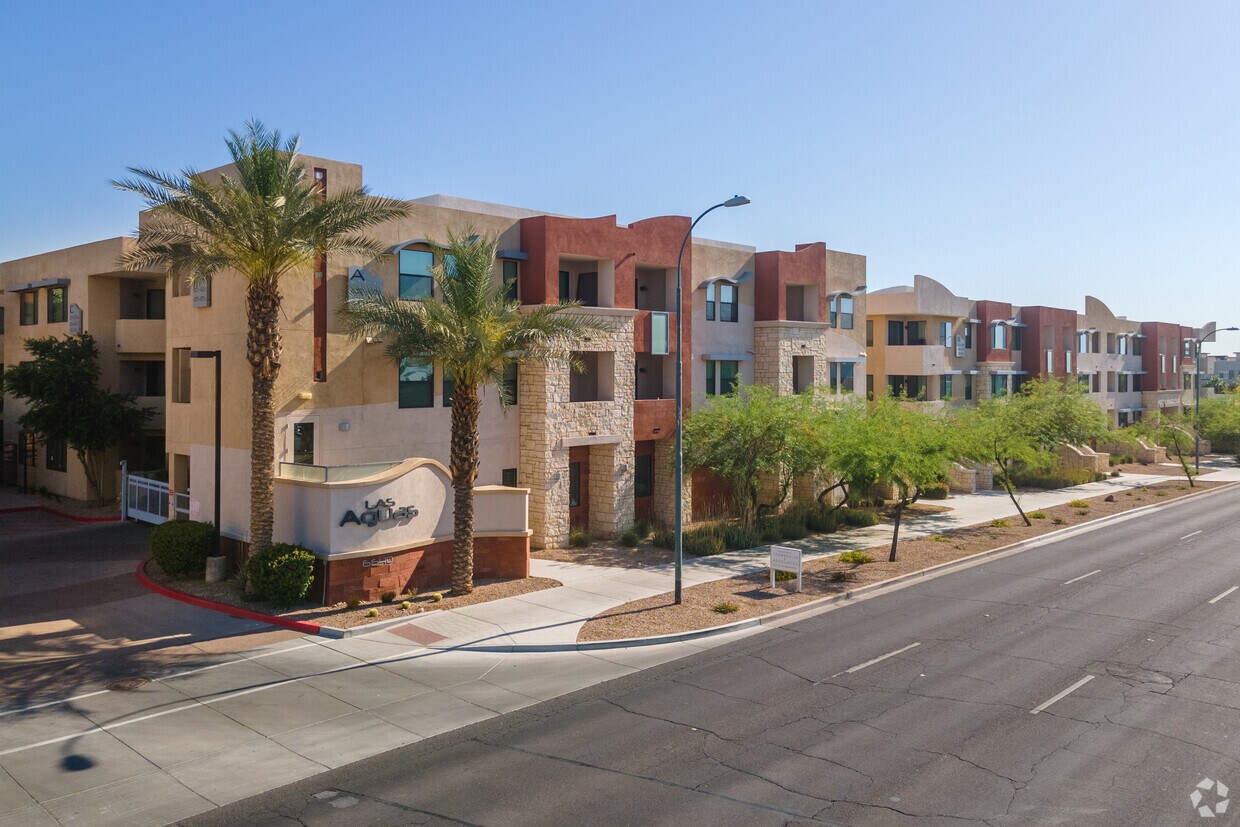 Las Aguas Rentals in Scottsdale at 6640 E McDowell Rd Scottsdale, AZ