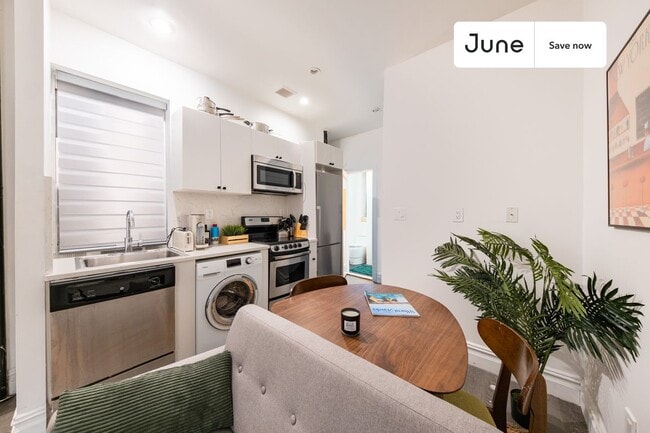 Building Photo - 826 9th Ave