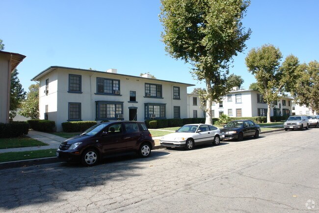 Building Photo - 5915-5919 Murietta Ave