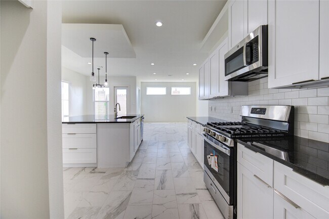 Building Photo - 2912 El Fenice Ln